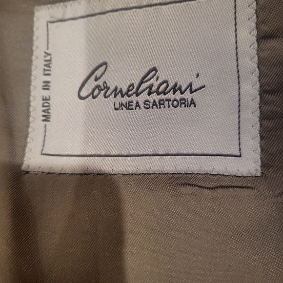 Men' Corneliani Italian Jacket - Picture 3 of 10